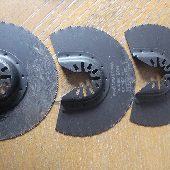 Genesis Multi-Purplose Oscillating Tool and Ryker Hardware 15-Piece Saw Blades - Picture 9 of 10